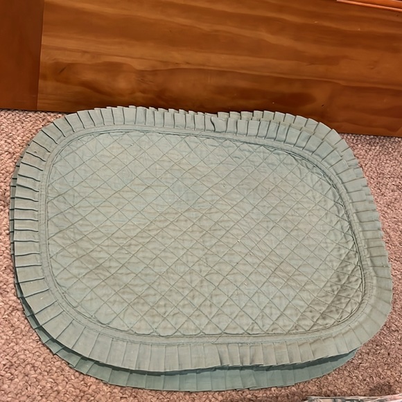 Placemats/Napkins/Tablecloth - Picture 3 of 5